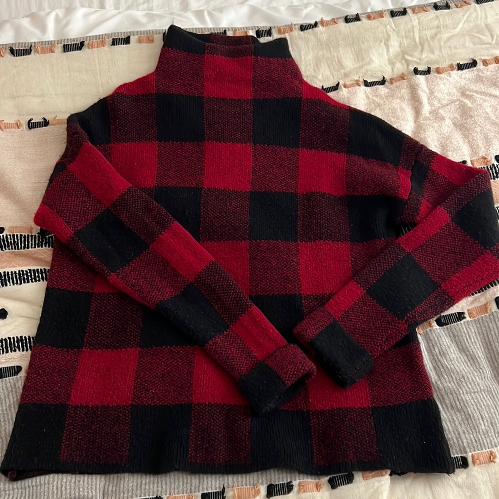 Tahari Buffalo check mock neck sweater